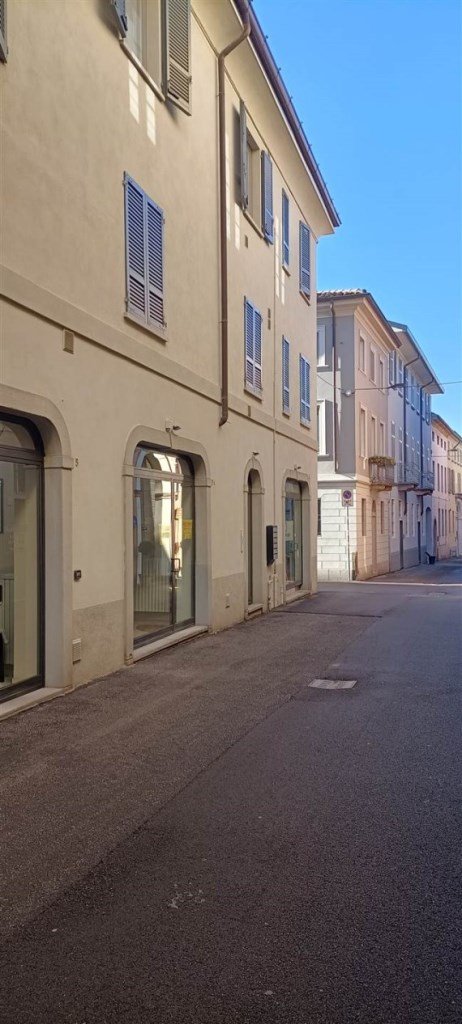 negozio in affitto a Crema