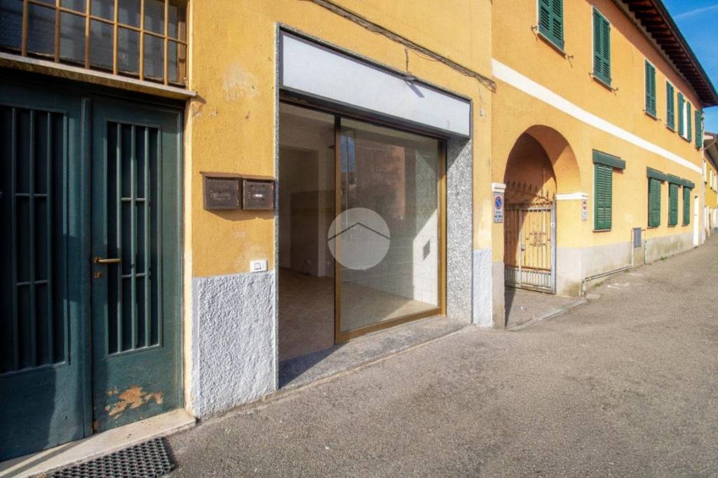 negozio in affitto a Crema