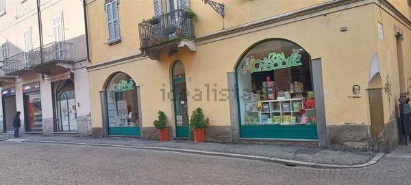 negozio in affitto a Crema