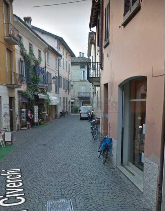 locale commerciale in affitto a Crema