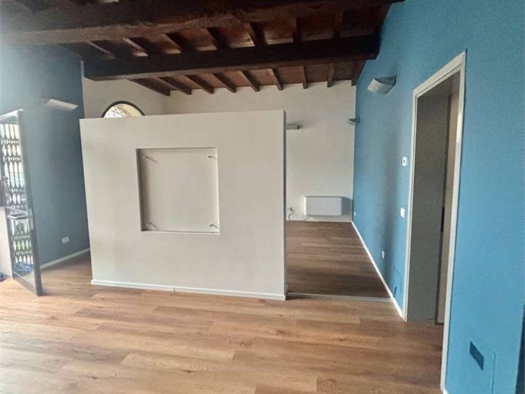 negozio in affitto a Crema