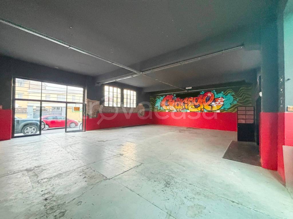 negozio in affitto a Crema