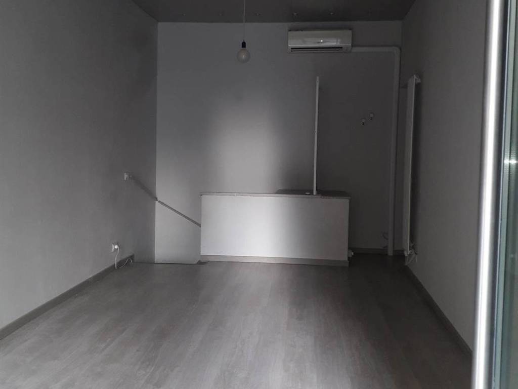 negozio in affitto a Crema