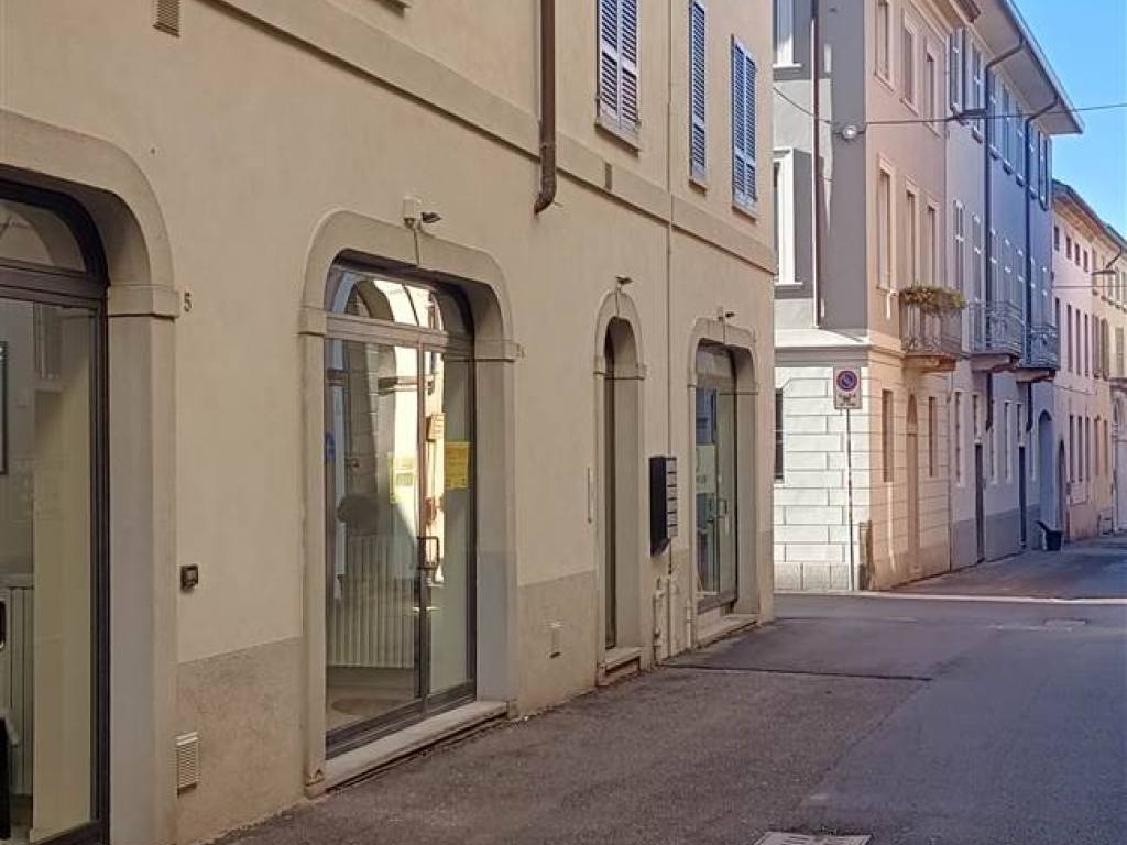 negozio in affitto a Crema