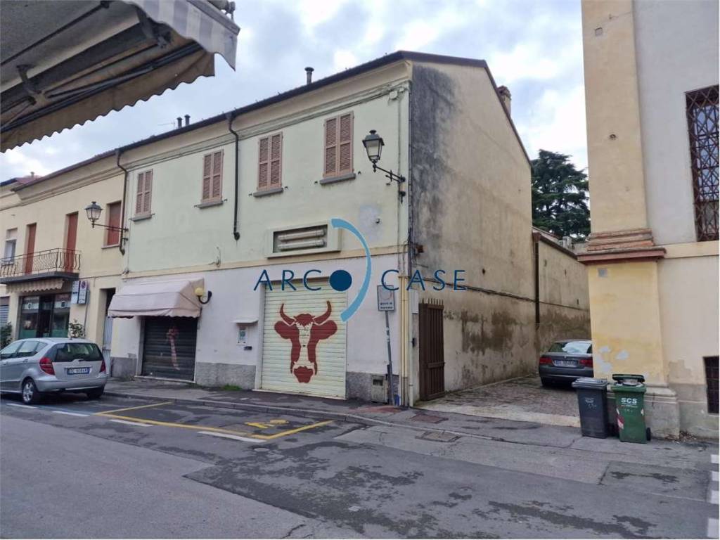 negozio in affitto a Crema
