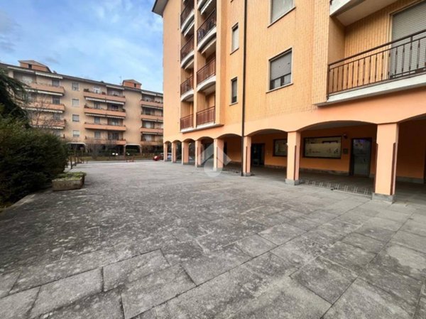 negozio in affitto a Crema