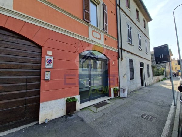 negozio in affitto a Cremona in zona Via Brescia