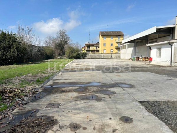 locale commerciale in affitto a Cremona
