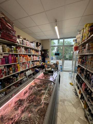 negozio in affitto a Cremona in zona Viale Po