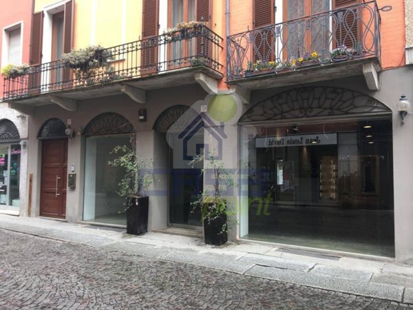 negozio in affitto a Cremona in zona Piazza Castello