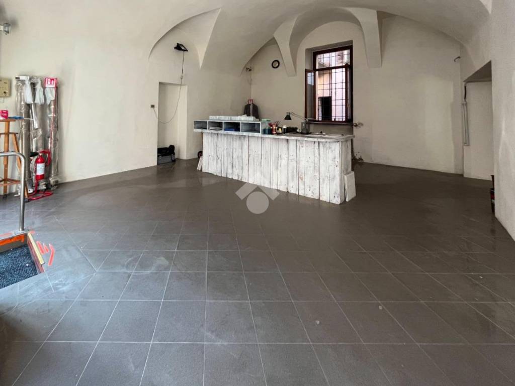 negozio in affitto a Cremona