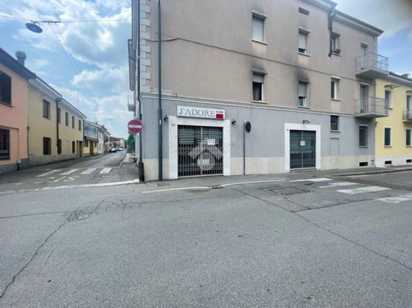 negozio in affitto a Cremona