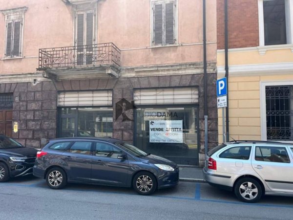 negozio in affitto a Cremona in zona Cremona Centro
