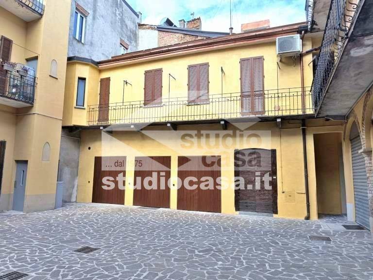 appartamento in affitto a Cremona in zona Piazza Castello