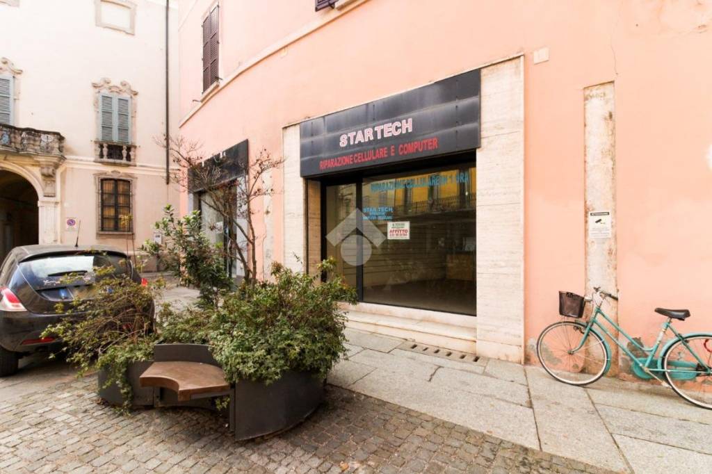 negozio in affitto a Cremona in zona Cremona Centro