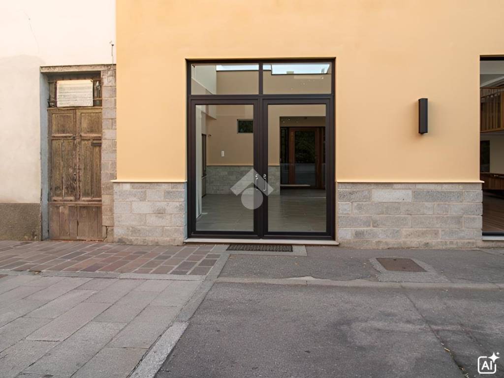 negozio in affitto a Cremona in zona Piazza Castello