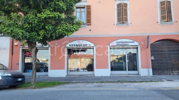 negozio in affitto a Cremona