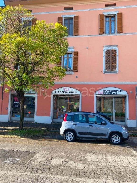 negozio in affitto a Cremona