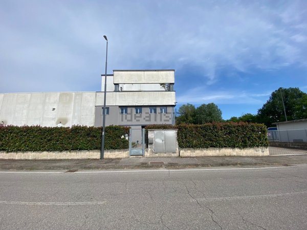 ufficio in affitto a Cremona in zona Picenengo
