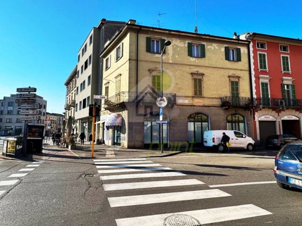 negozio in affitto a Cremona in zona Via Dante