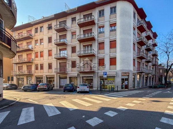 locale commerciale in affitto a Cremona