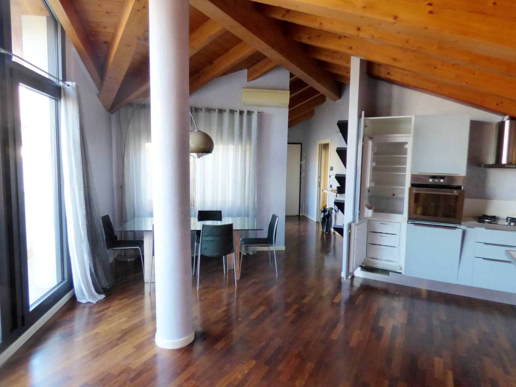 appartamento in affitto a Cremona in zona Piazza Castello