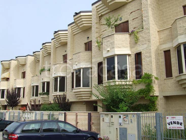 casa indipendente in affitto a Cremona in zona Battaglione