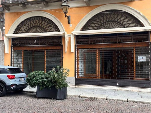 negozio in affitto a Cremona in zona Piazza Castello