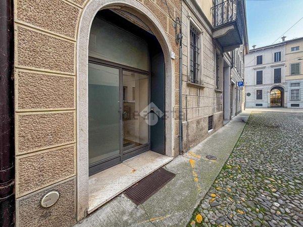 locale commerciale in affitto a Cremona