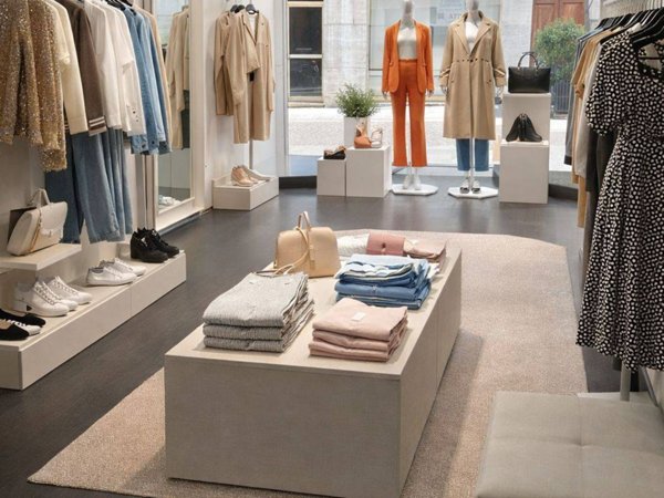 negozio in affitto a Cremona in zona Piazza Castello