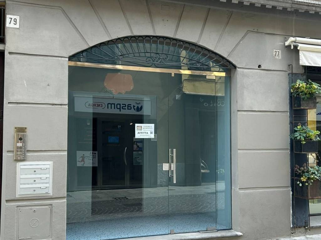 negozio in affitto a Cremona in zona Piazza Castello