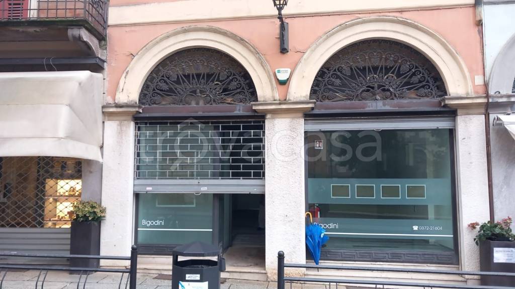 negozio in affitto a Cremona in zona Cremona Centro
