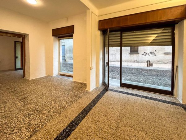 negozio in affitto a Cremona in zona Piazza Castello