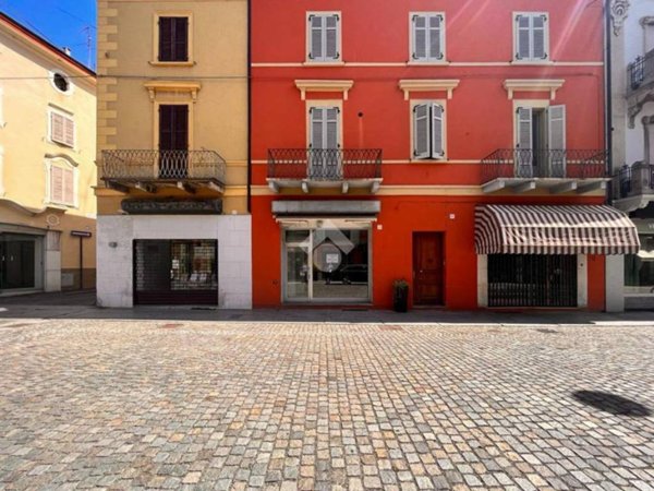 negozio in affitto a Cremona in zona Piazza Castello