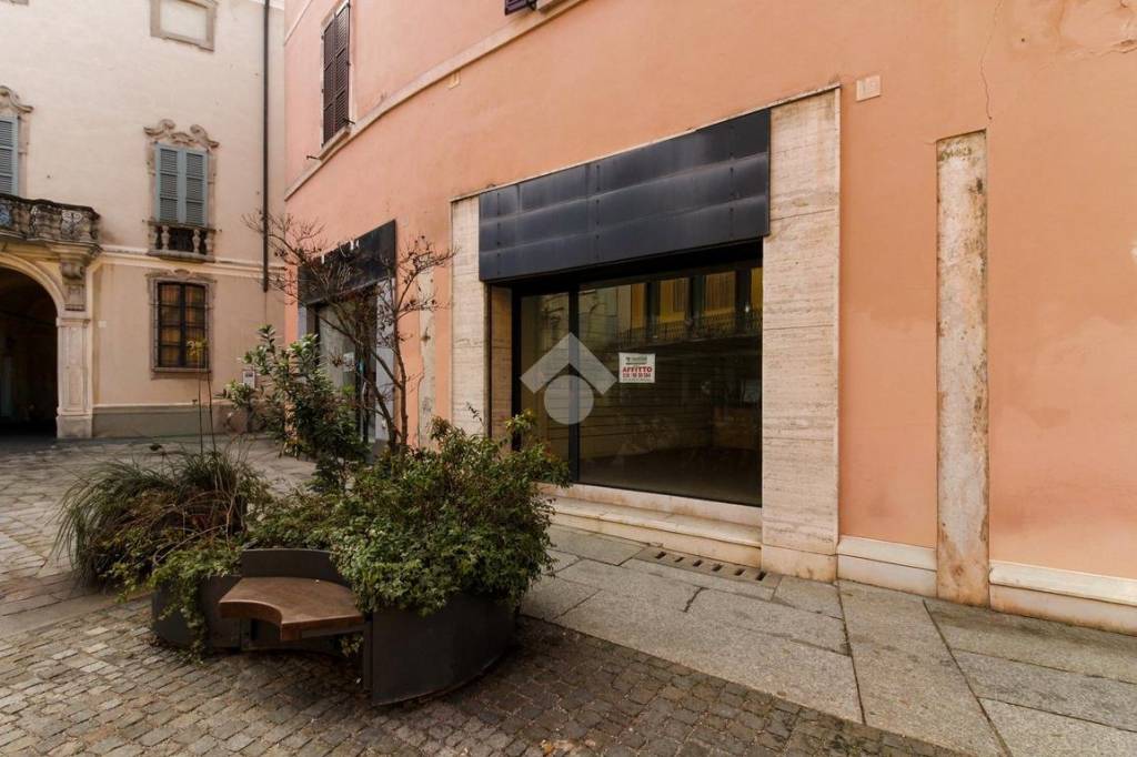 negozio in affitto a Cremona in zona Cremona Centro
