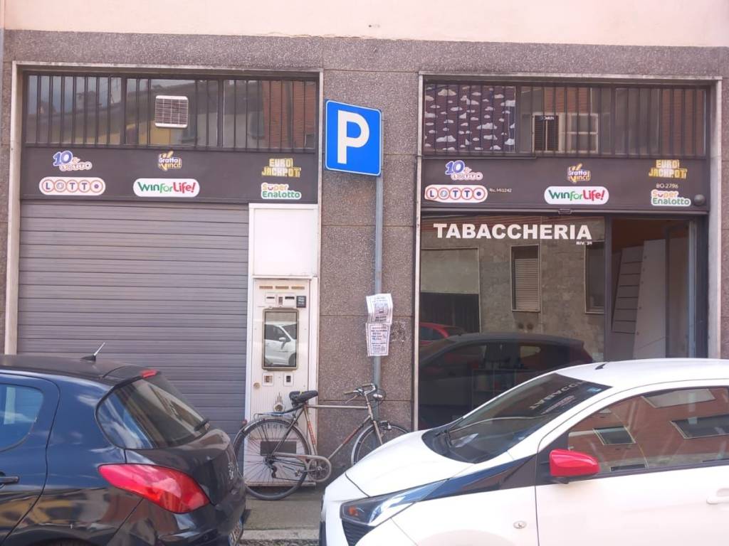 negozio in affitto a Cremona in zona Piazza Castello