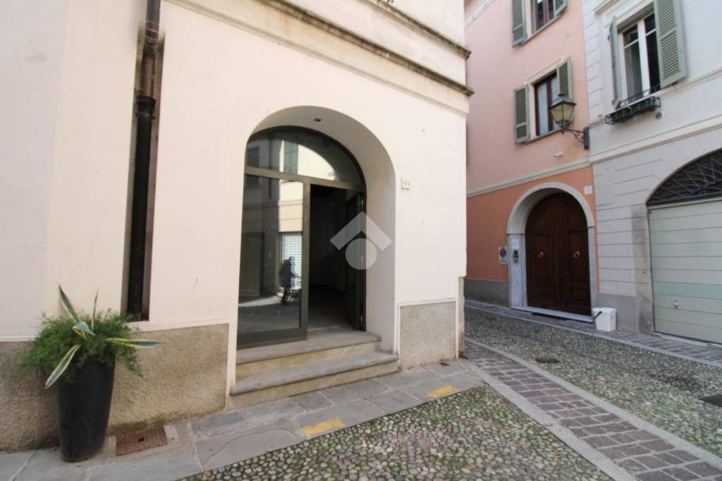 negozio in affitto a Cremona in zona Cremona Centro