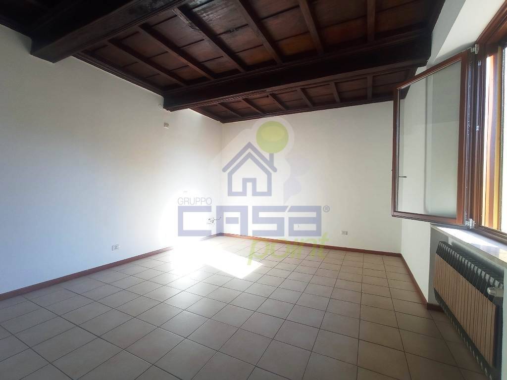 appartamento in affitto ad Isola Dovarese