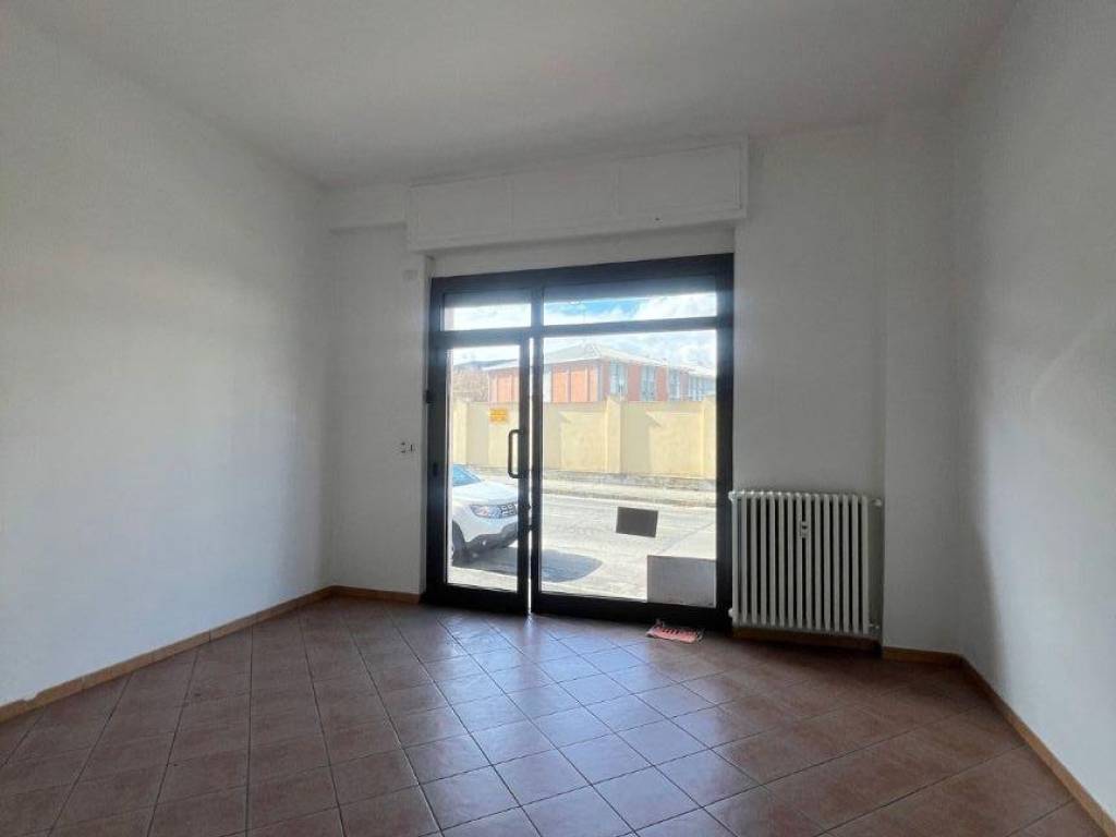 negozio in affitto a Pinerolo