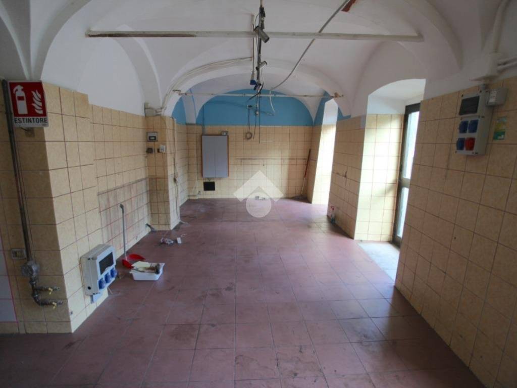 negozio in affitto a Pinerolo