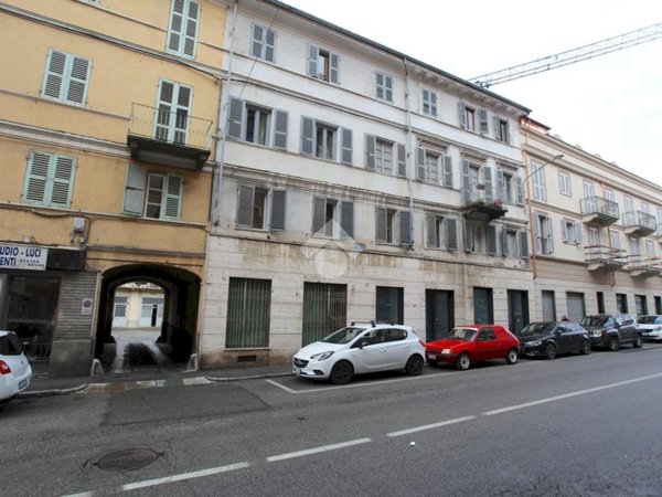 negozio in affitto a Pinerolo