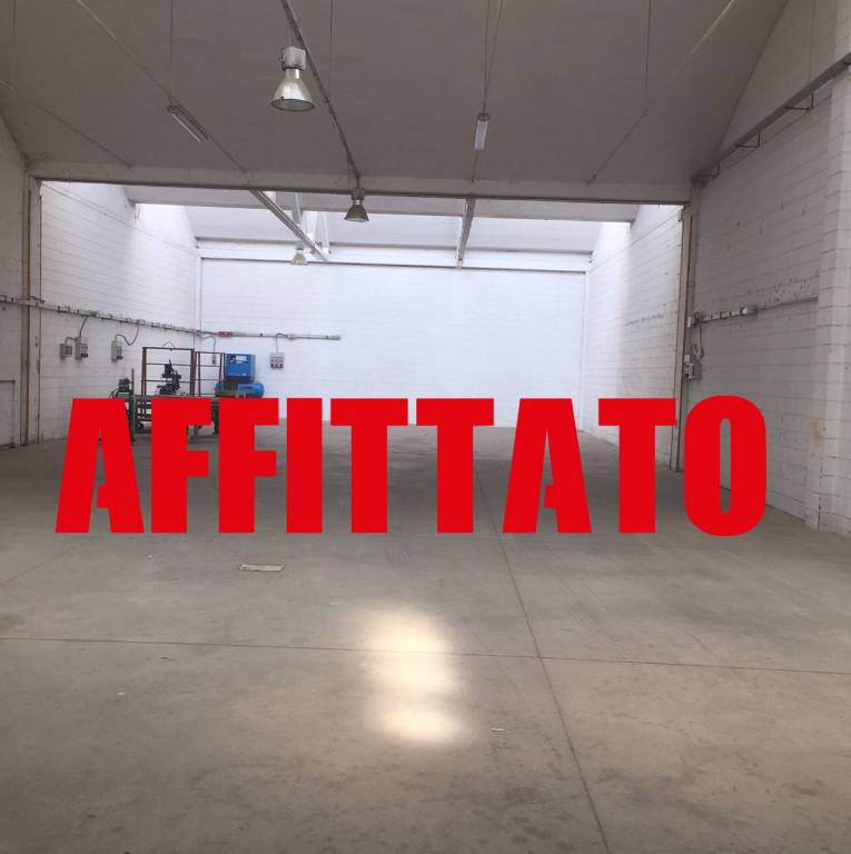 locale commerciale in affitto a Pinerolo