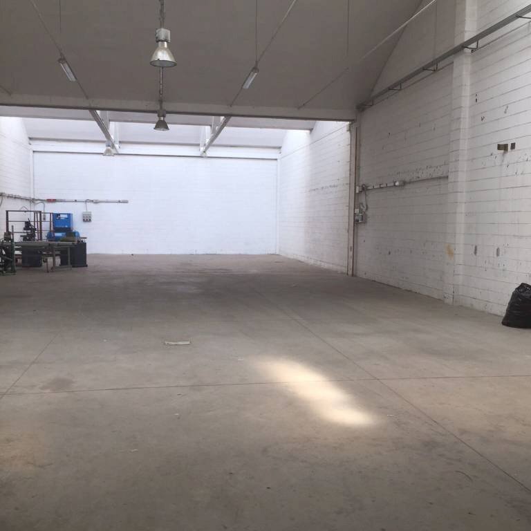 locale commerciale in affitto a Pinerolo