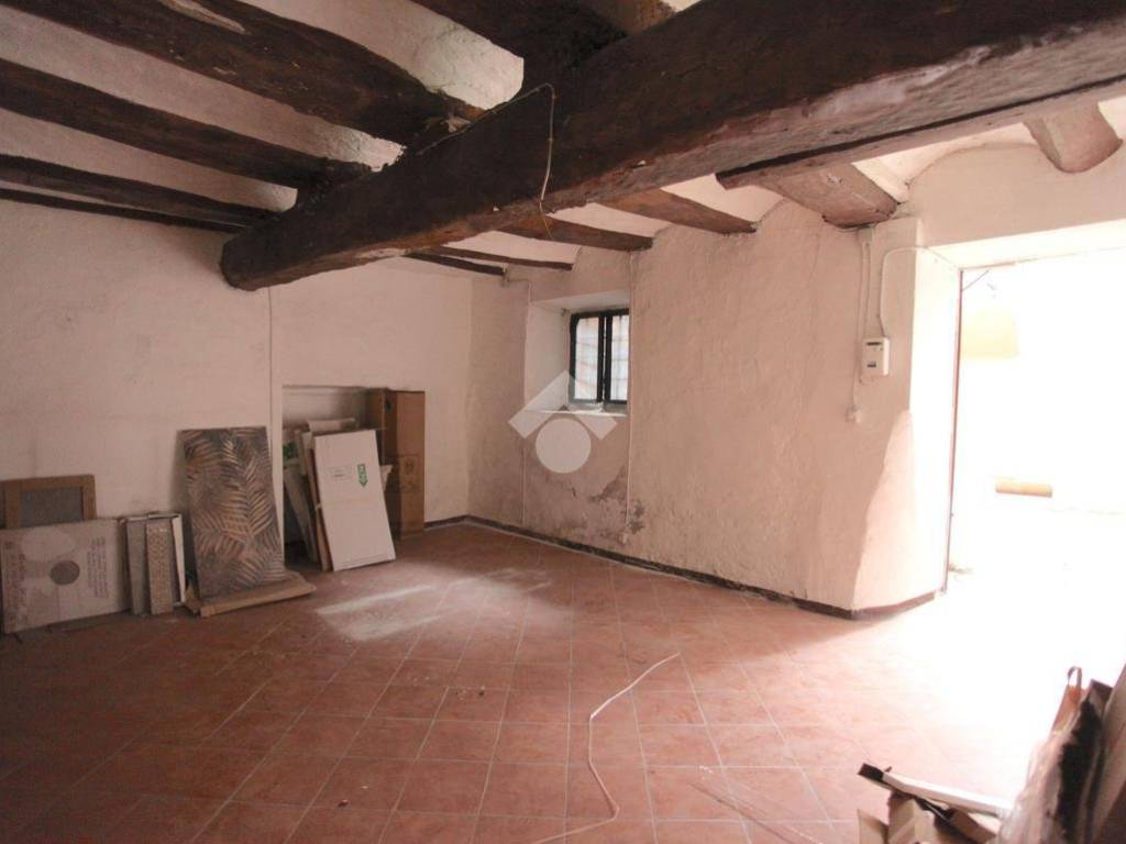 locale commerciale in affitto a Pinerolo