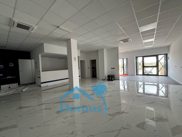 locale commerciale in affitto a Pinerolo
