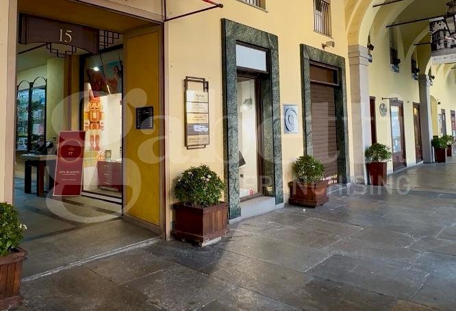 negozio in affitto a Pinerolo