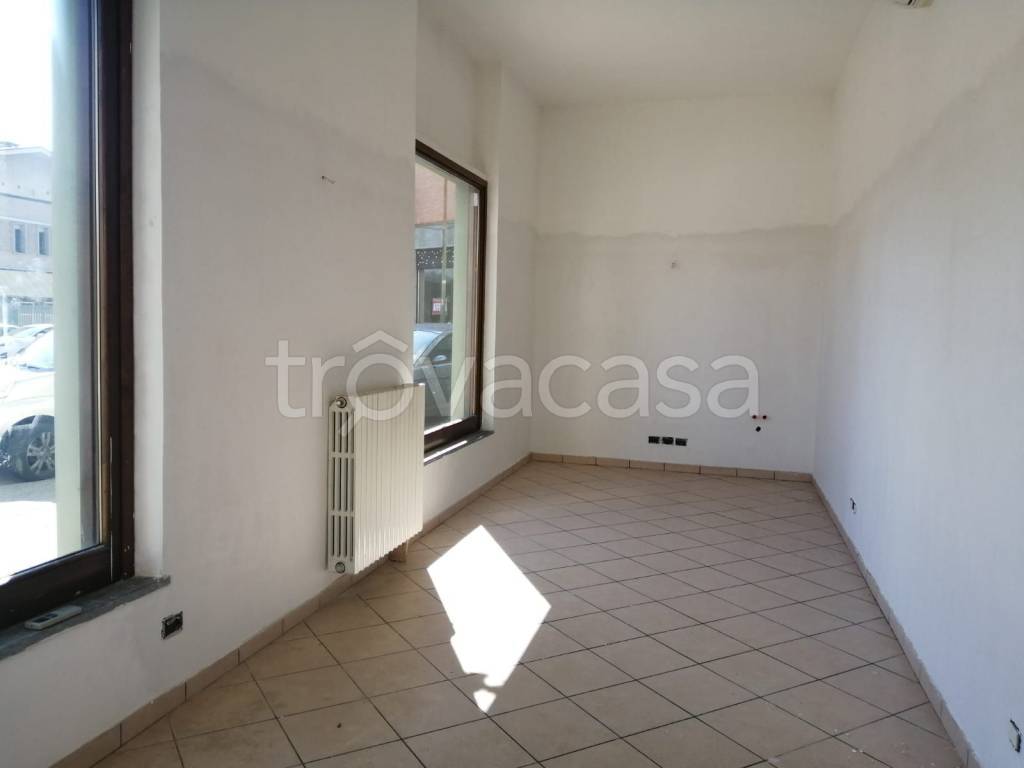 negozio in affitto a Pinerolo