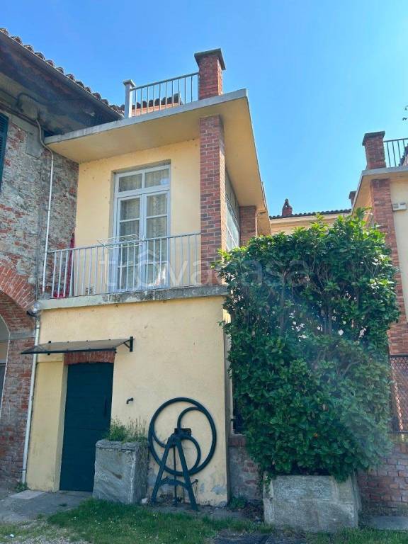 appartamento in affitto a Pinerolo in zona Baudenasca