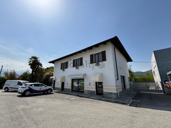 locale commerciale in affitto a Pinerolo