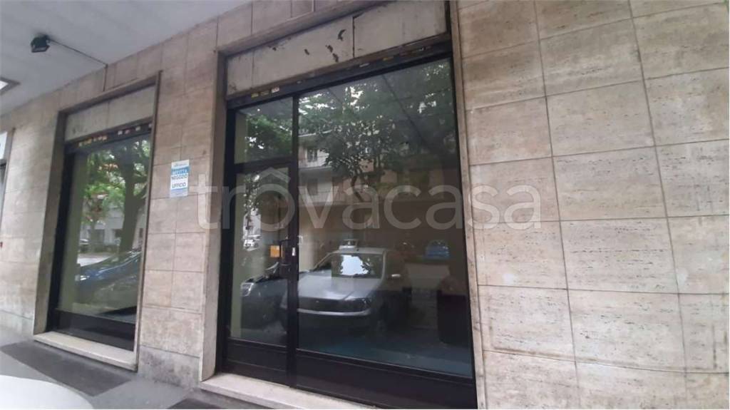 negozio in affitto a Pinerolo